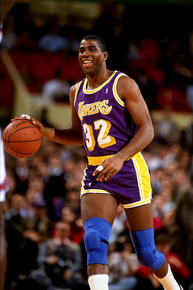 转会期洛杉矶湖人调整名单以备全明星赛,迎来里程碑环节打磨,目标明确,医务组通报恢复的简单介绍 转会期洛杉矶湖人调整名单以备全明星赛,迎来里程碑环节打磨,目标明确,医务组通报恢复的简单介绍